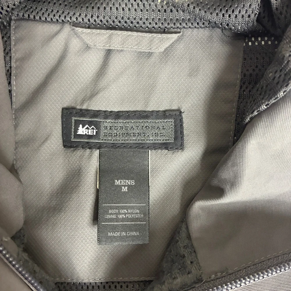 REI Mens Hooded Windbreaker Jacket Gray Mesh Lined Size Medium Hiking - Picture 4 of 9